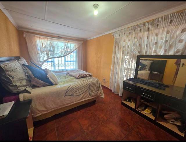 3 BEDROOM HOUSE FOR SALE IN DELMORE PARK